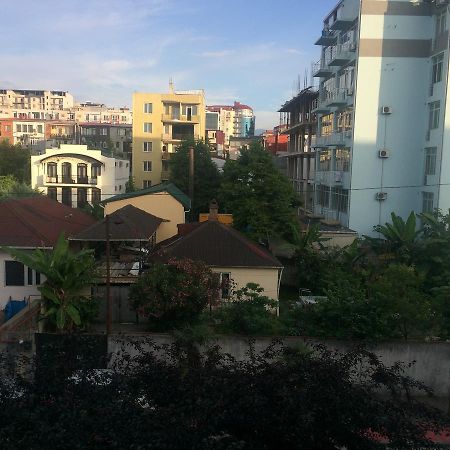 Apartment On Khinikadze 4 บาทูมิ ภายนอก รูปภาพ