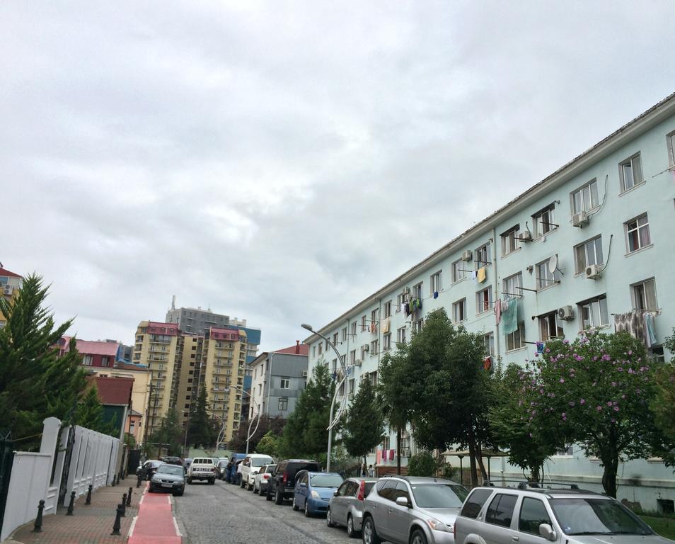 Apartment On Khinikadze 4 บาทูมิ ภายนอก รูปภาพ